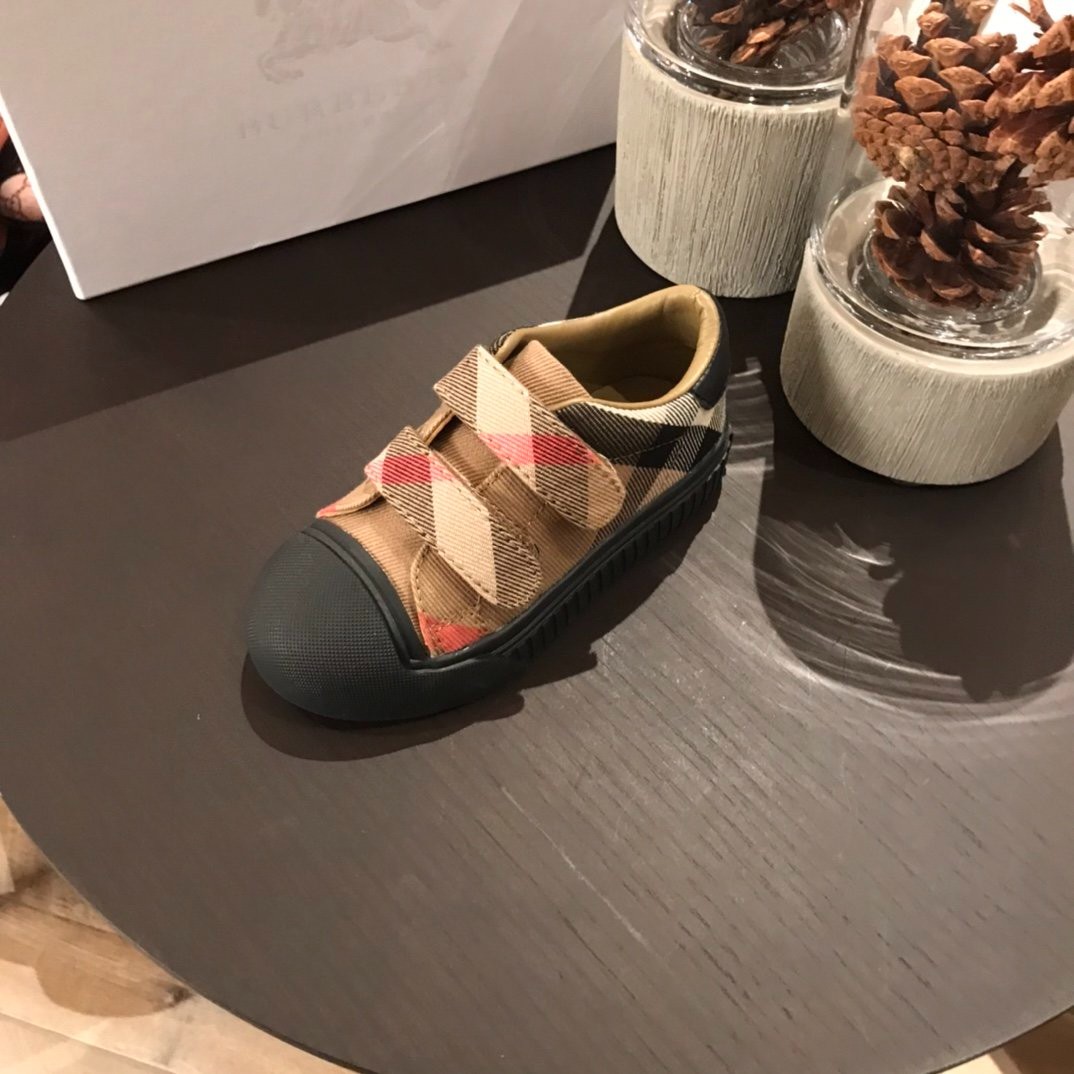 292 162#306 Kids-Shoes-Clothing-Yupoo-dyoomall-2021ss