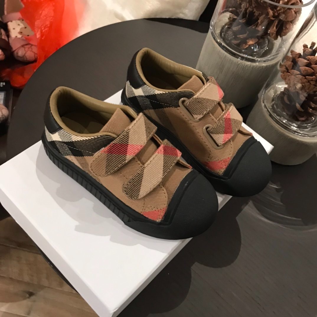 292 162#306 Kids-Shoes-Clothing-Yupoo-dyoomall-2021ss
