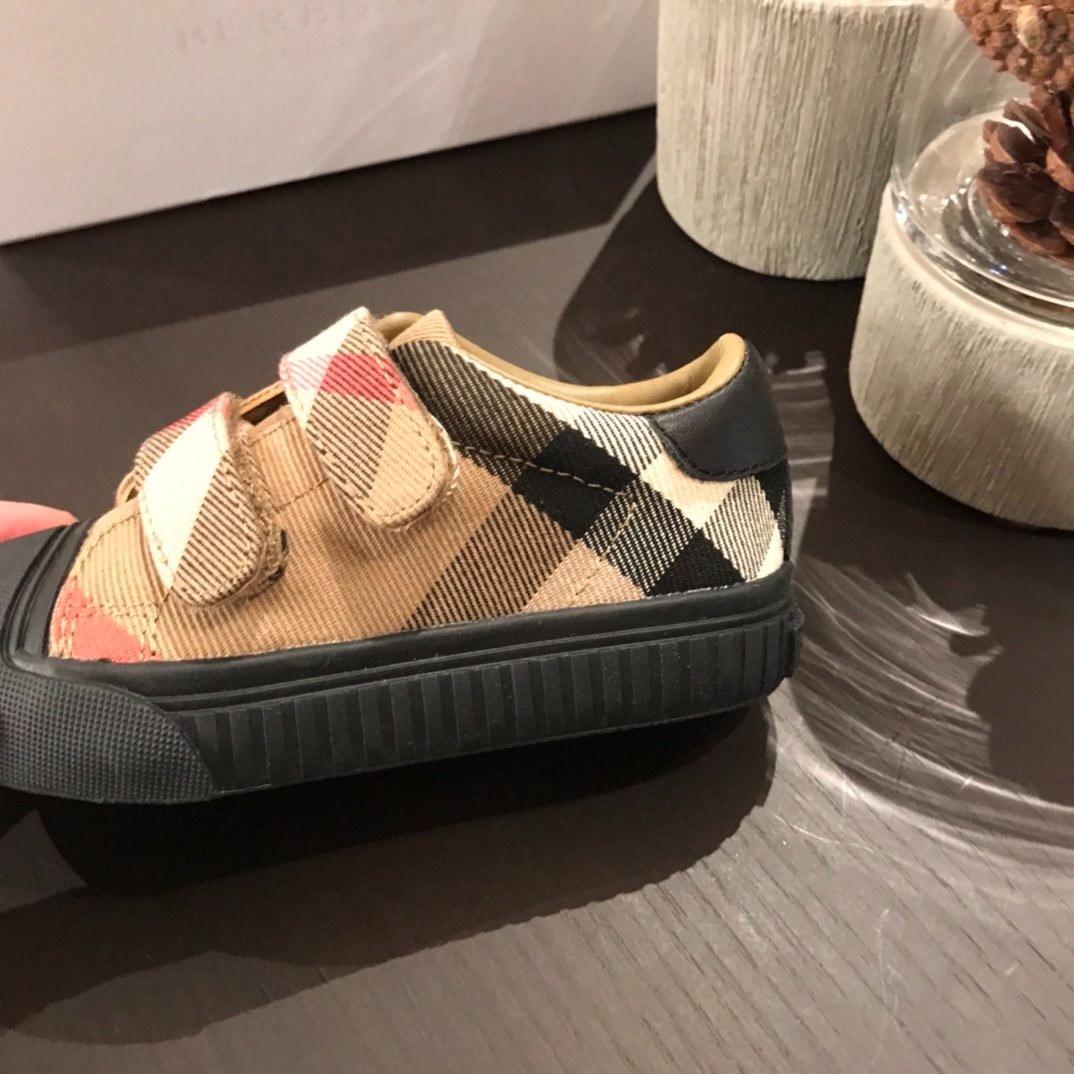 292 162#306 Kids-Shoes-Clothing-Yupoo-dyoomall-2021ss