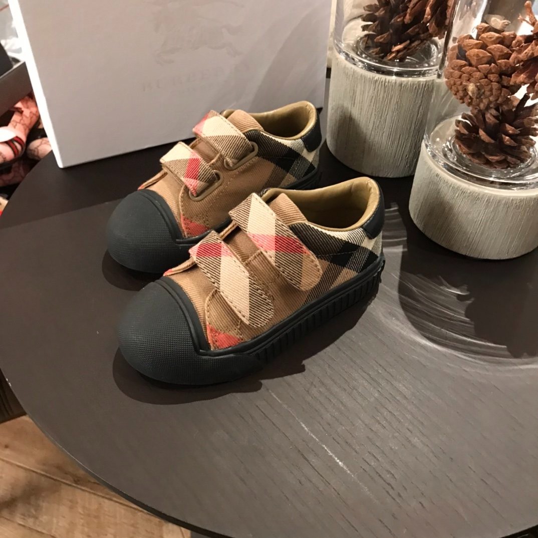 292 162#306 Kids-Shoes-Clothing-Yupoo-dyoomall-2021ss
