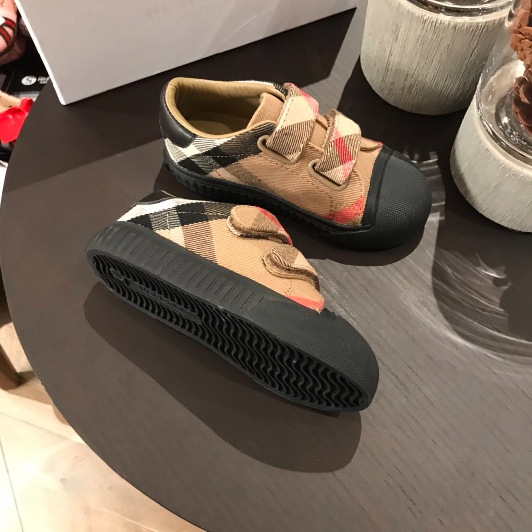 292 162#306 Kids-Shoes-Clothing-Yupoo-dyoomall-2021ss