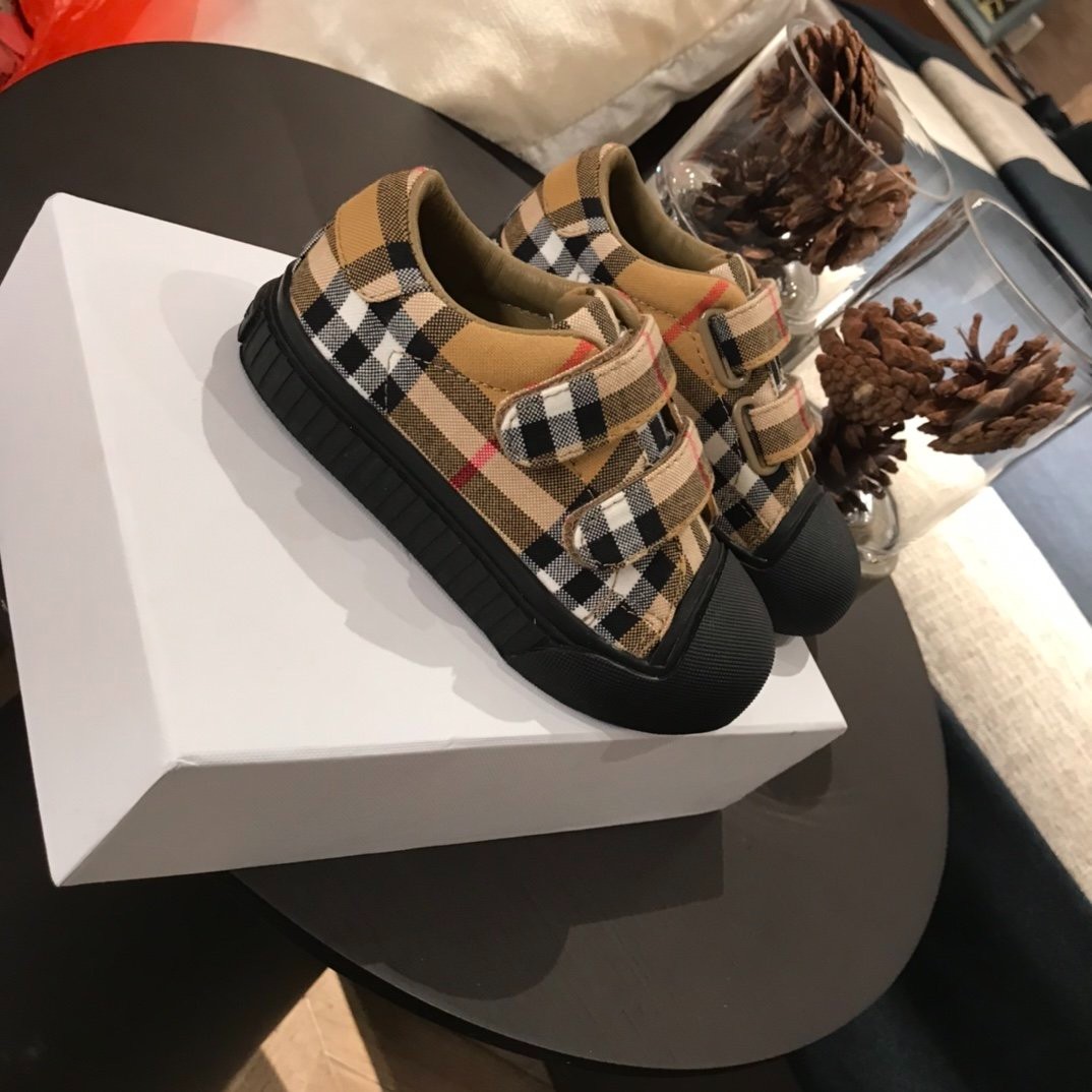 291 161#306 Kids-Shoes-Clothing-Yupoo-dyoomall-2021ss