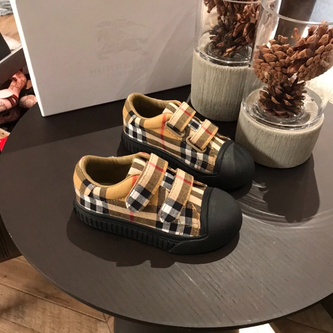 291 161#306 Kids-Shoes-Clothing-Yupoo-dyoomall-2021ss