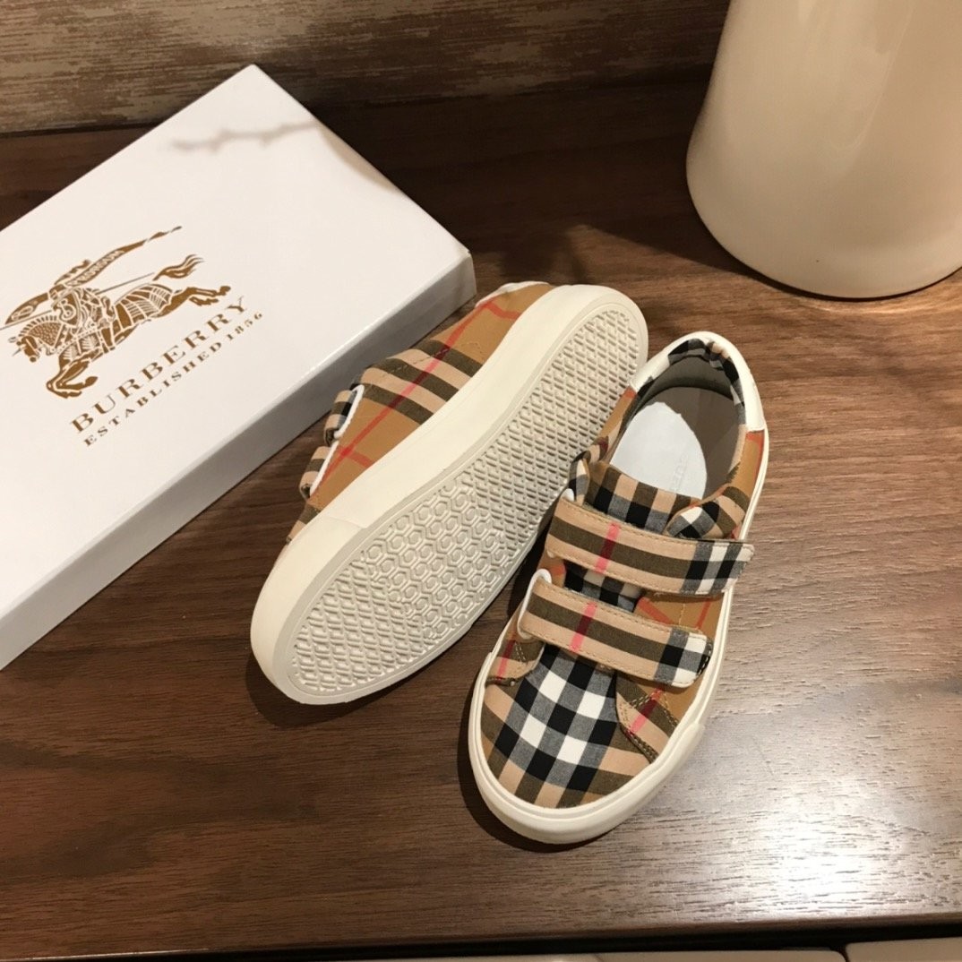 227 332#306 Kids-Shoes-Clothing-Yupoo-dyoomall-2021ss