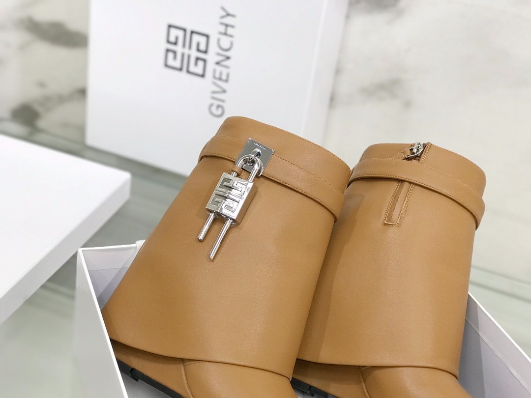 212 65123185 SIZE 35-42