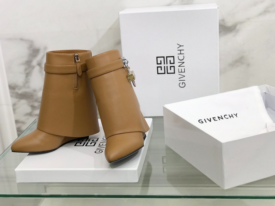 212 65123185 SIZE 35-42