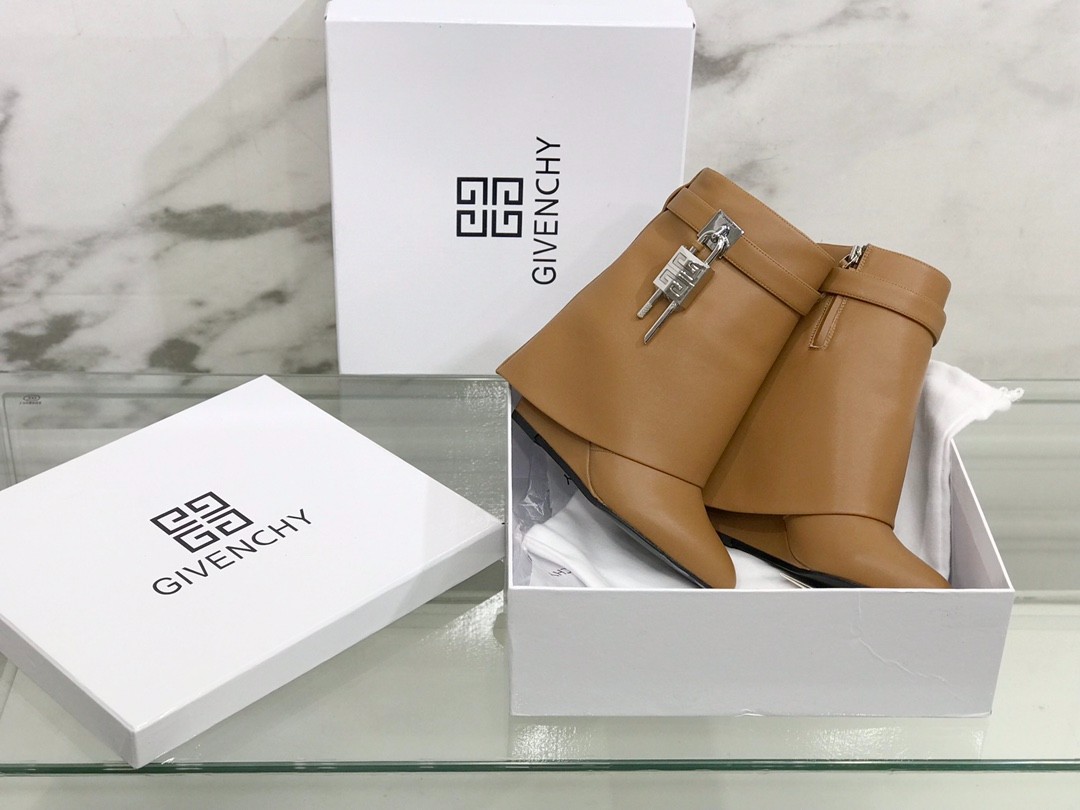 212 65123185 SIZE 35-42