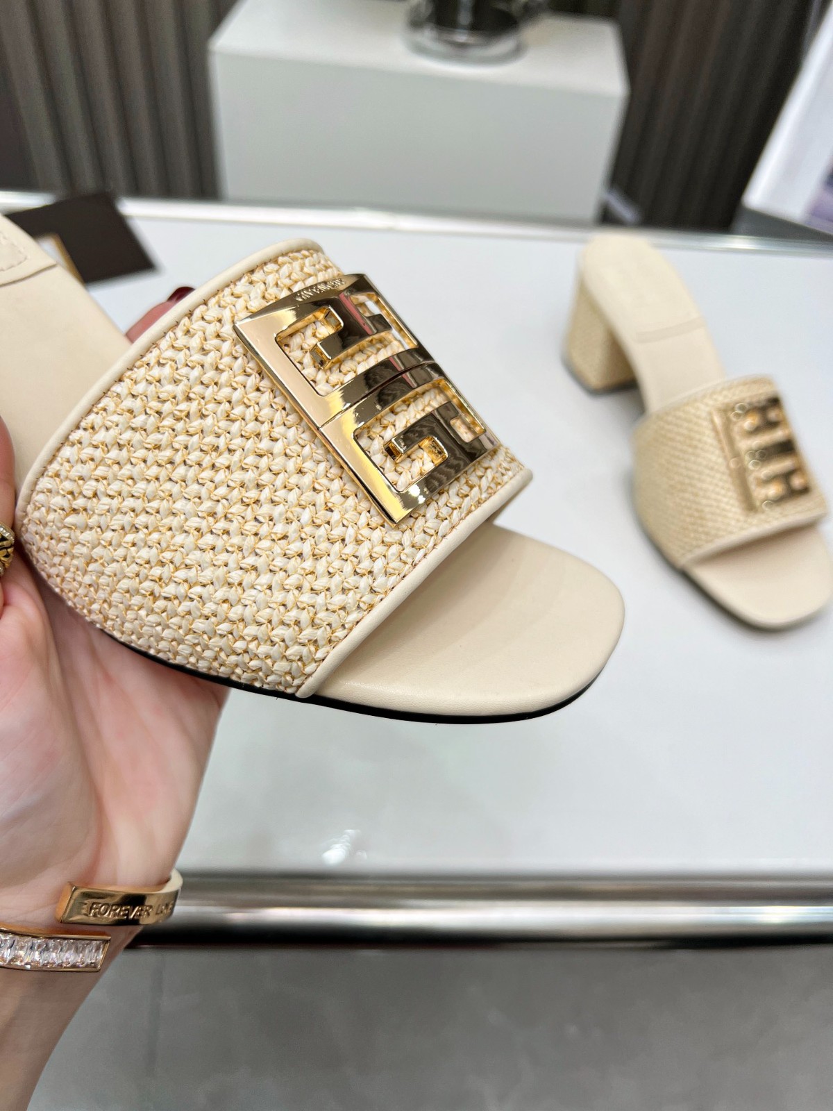 198 23123088 SIZE 35-42