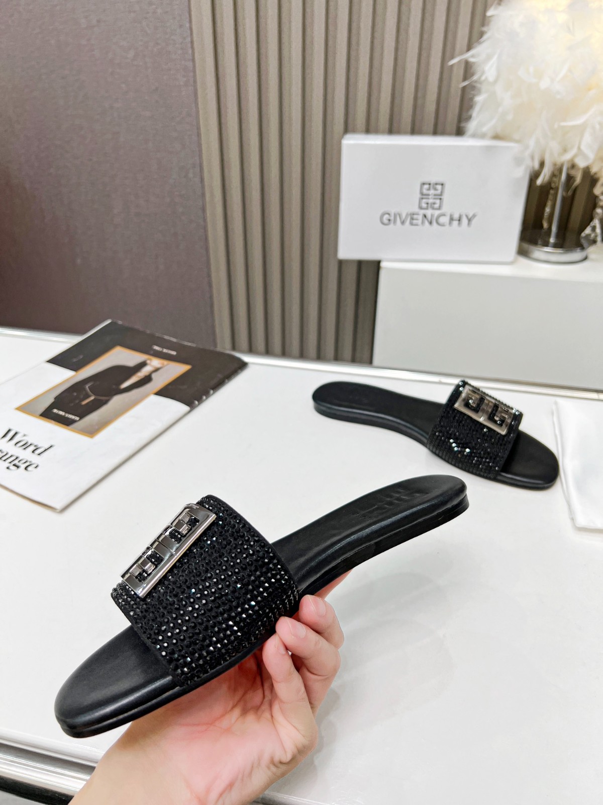 186 26123095 SIZE 35-42