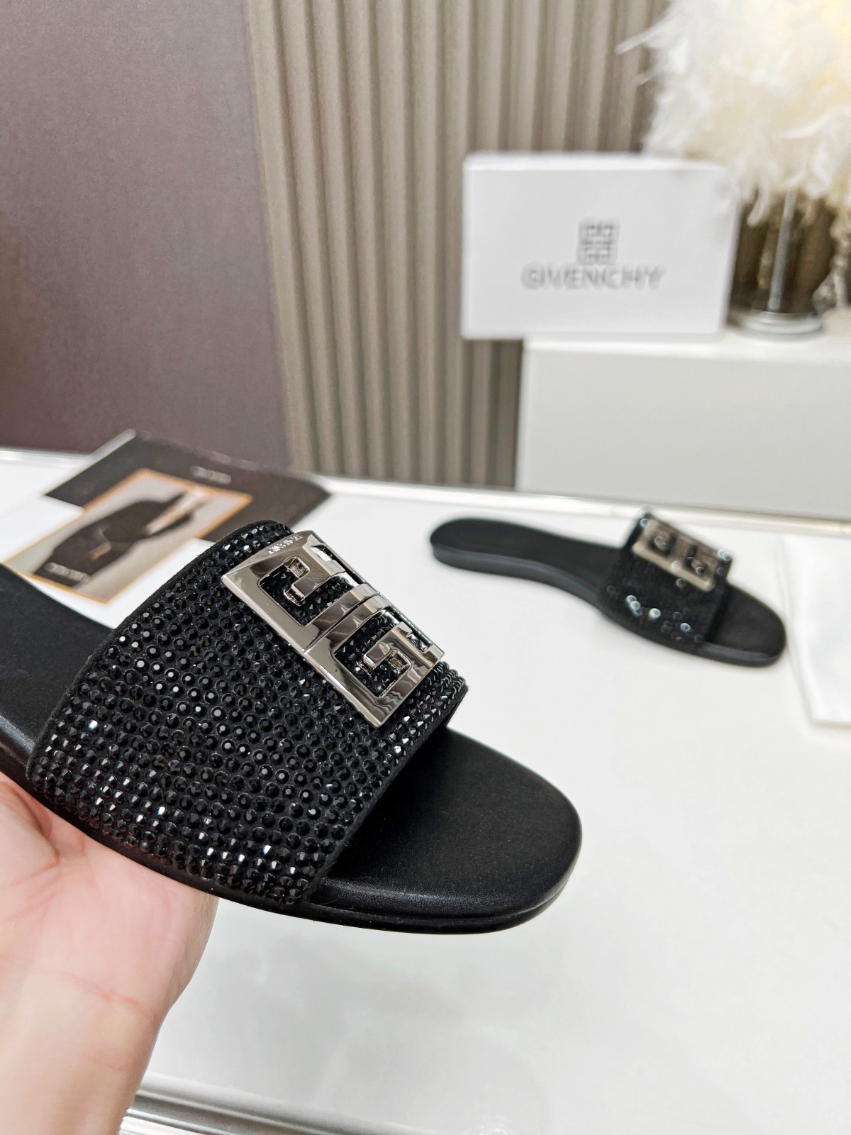 186 26123095 SIZE 35-42