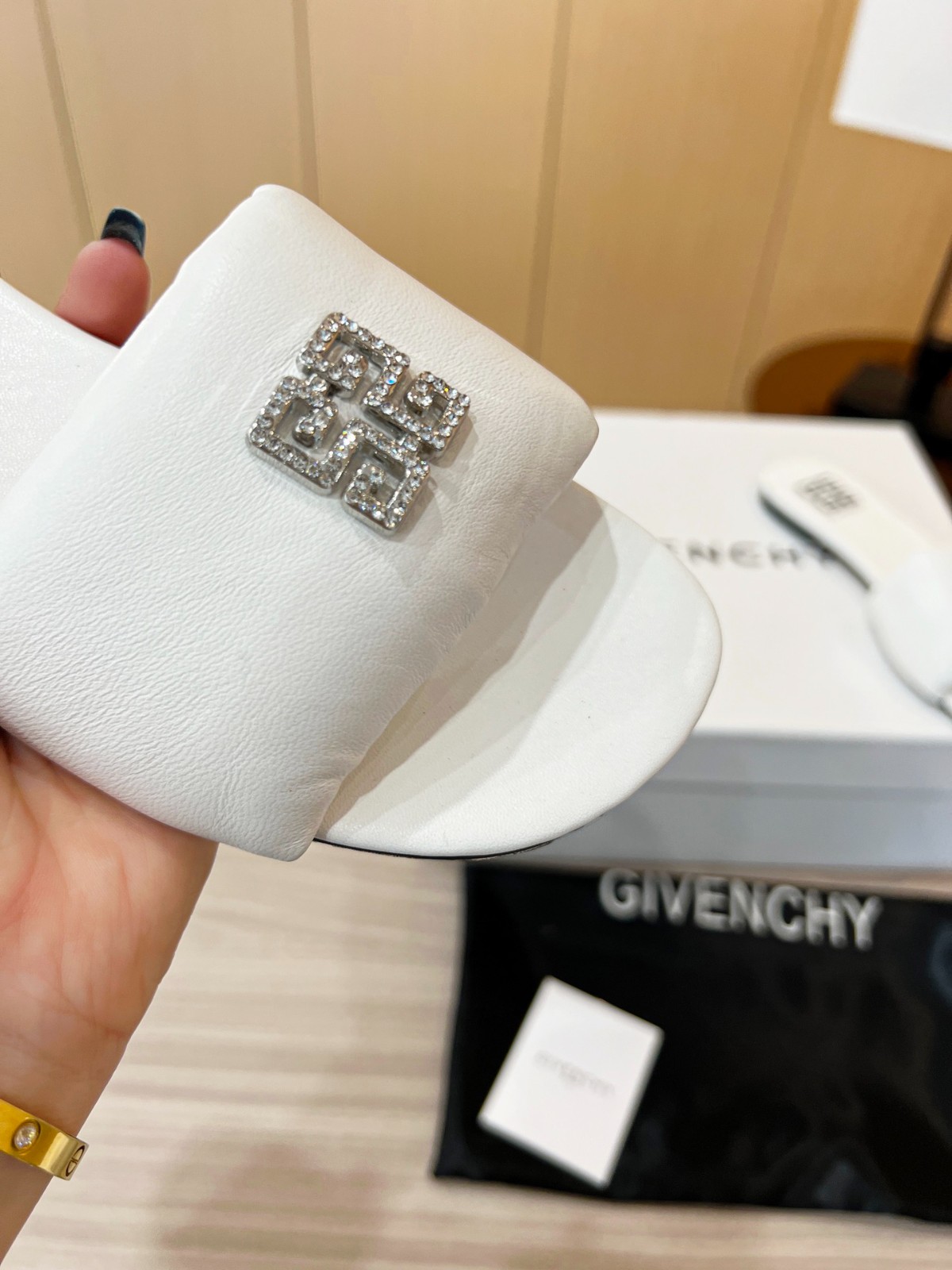 165 24123090 SIZE 35-41