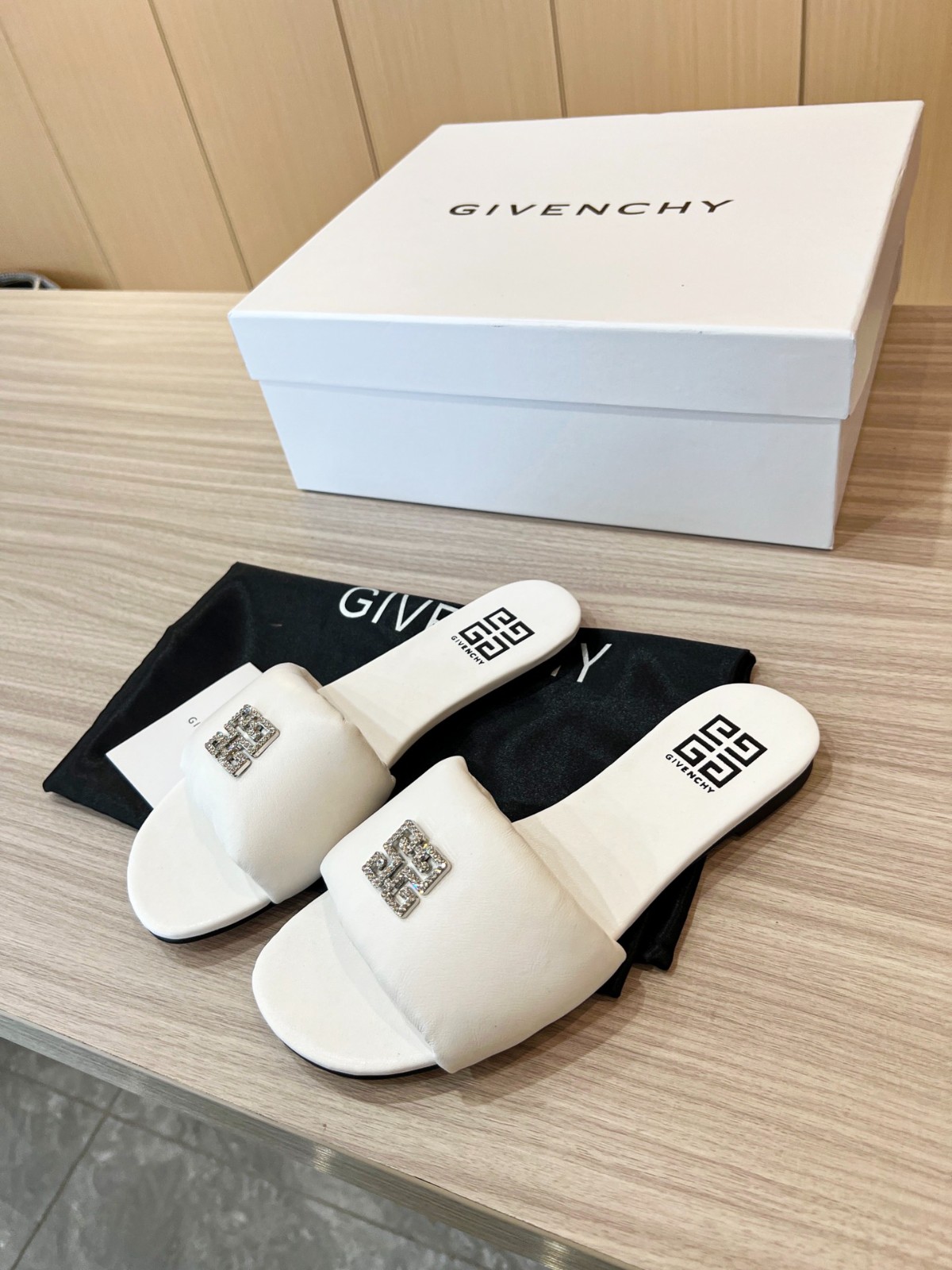 165 24123090 SIZE 35-41