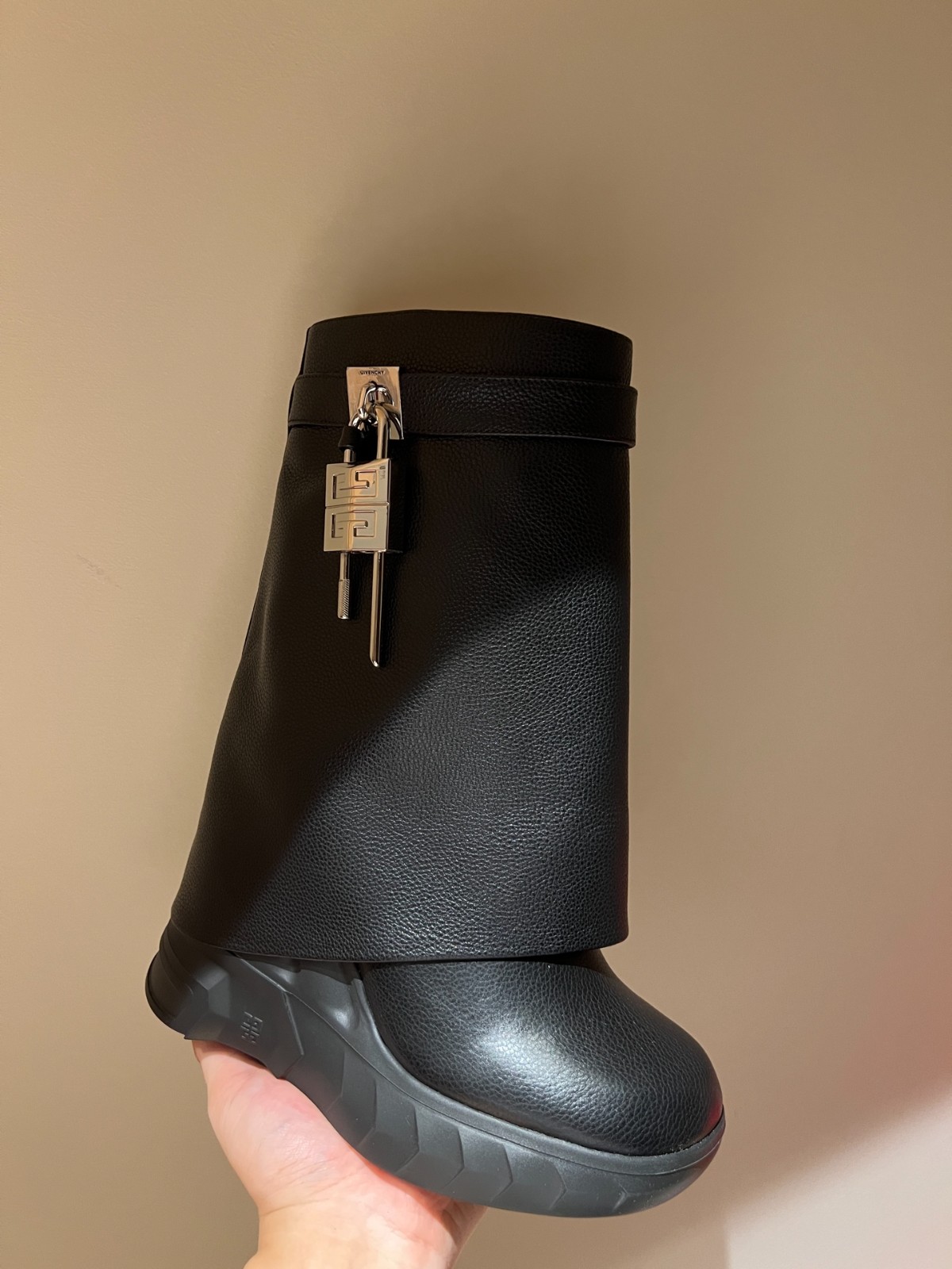 142 64123183 SIZE 35-40