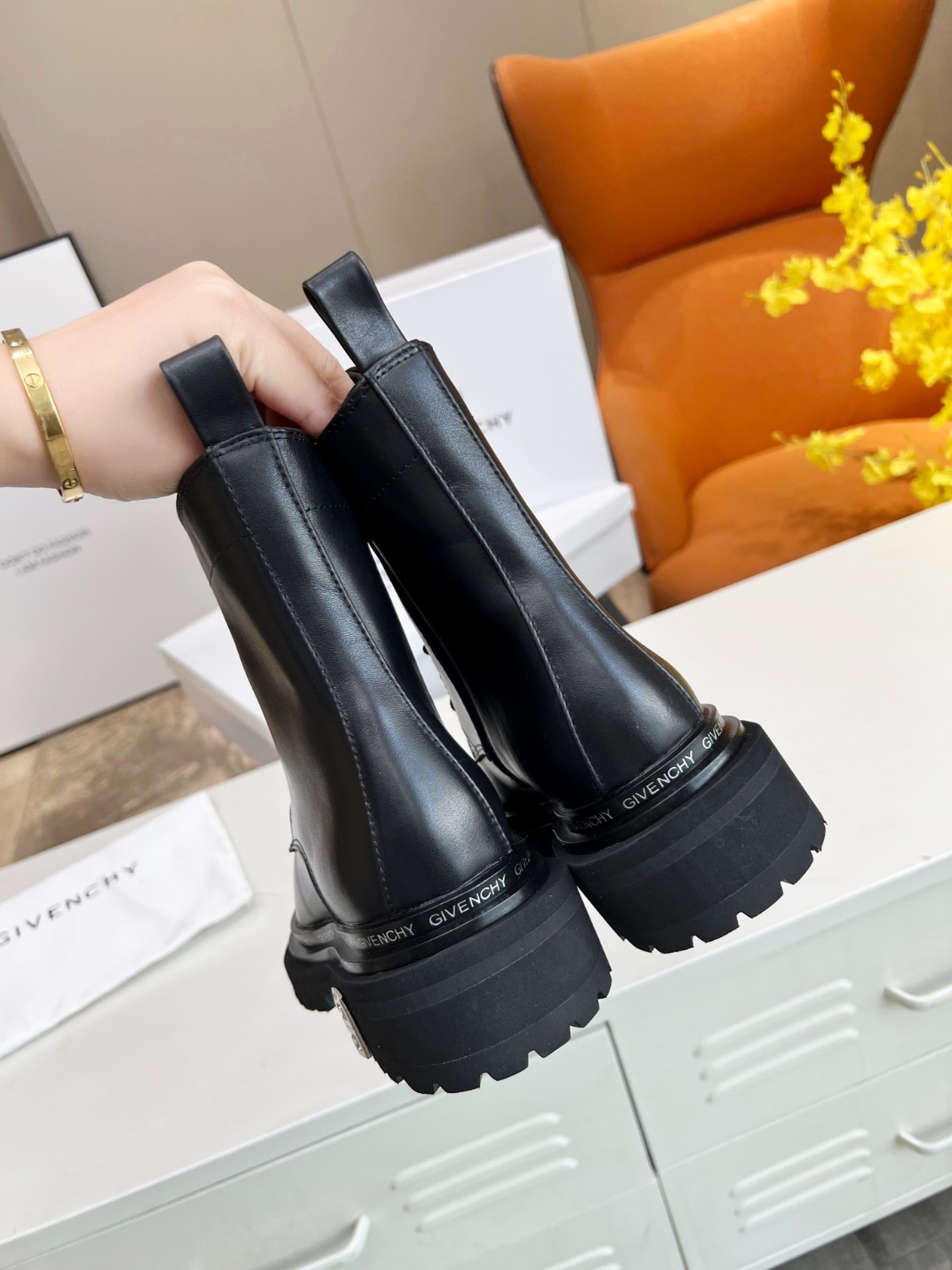 133 SIZE 35-41