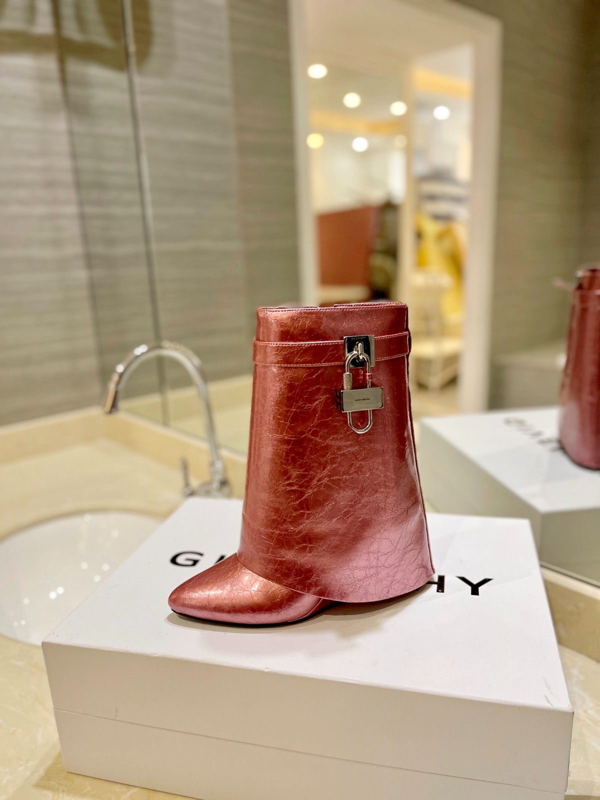 118 58123169 SIZE 35-42