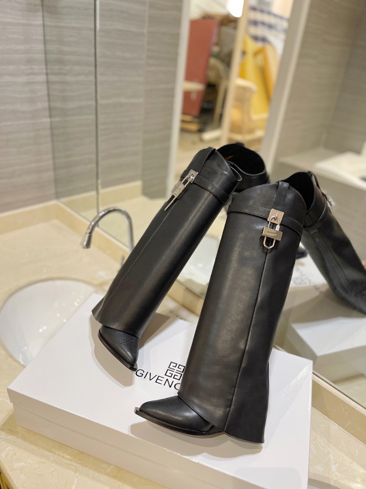 112 59123171 SIZE 35-42