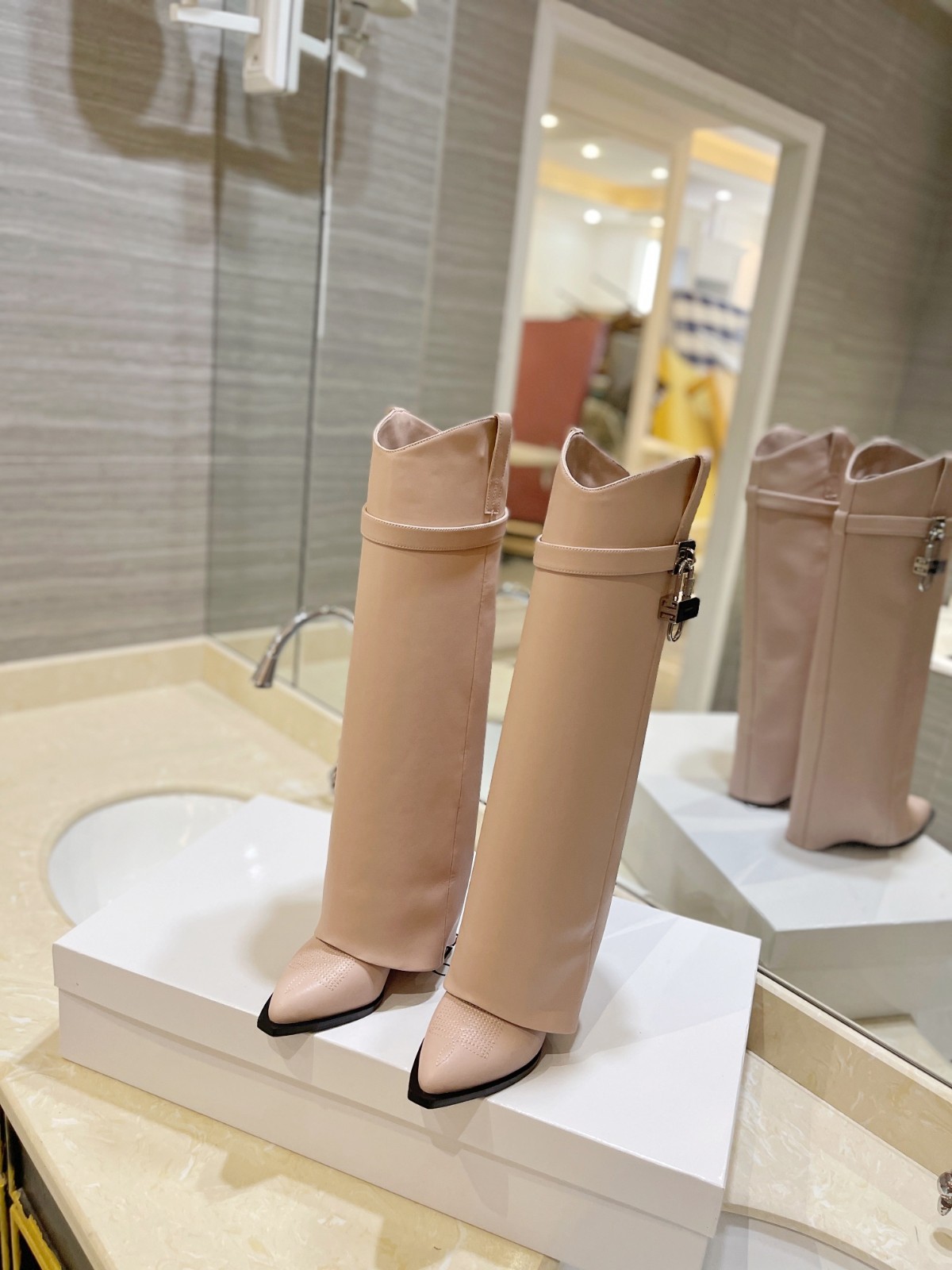 110 59123171 SIZE 35-42