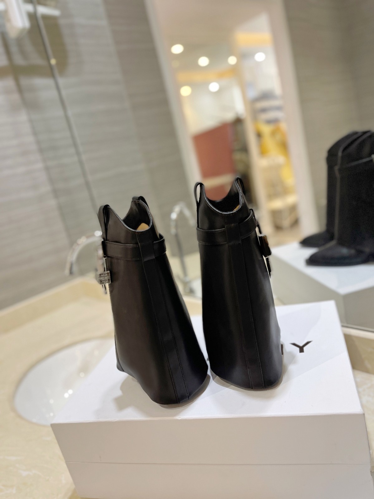 106 51123153 SIZE 35-42