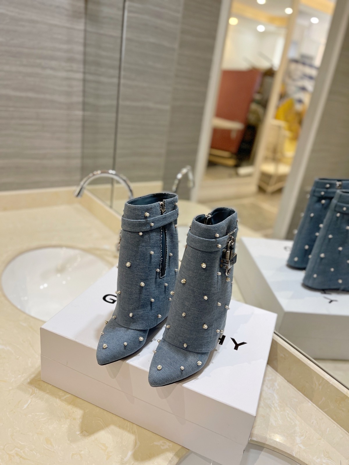 105 56123164 SIZE 35-42