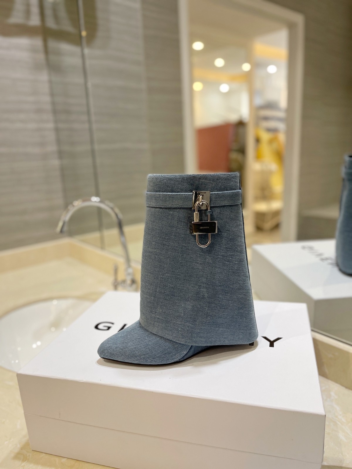 104 56123164 SIZE 35-42