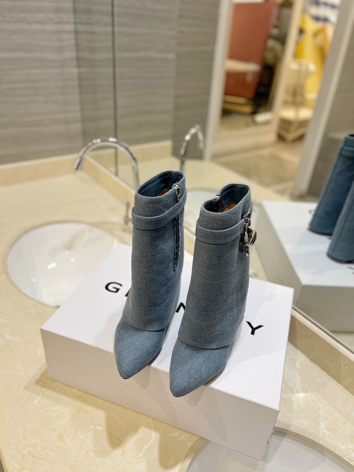 104 56123164 SIZE 35-42