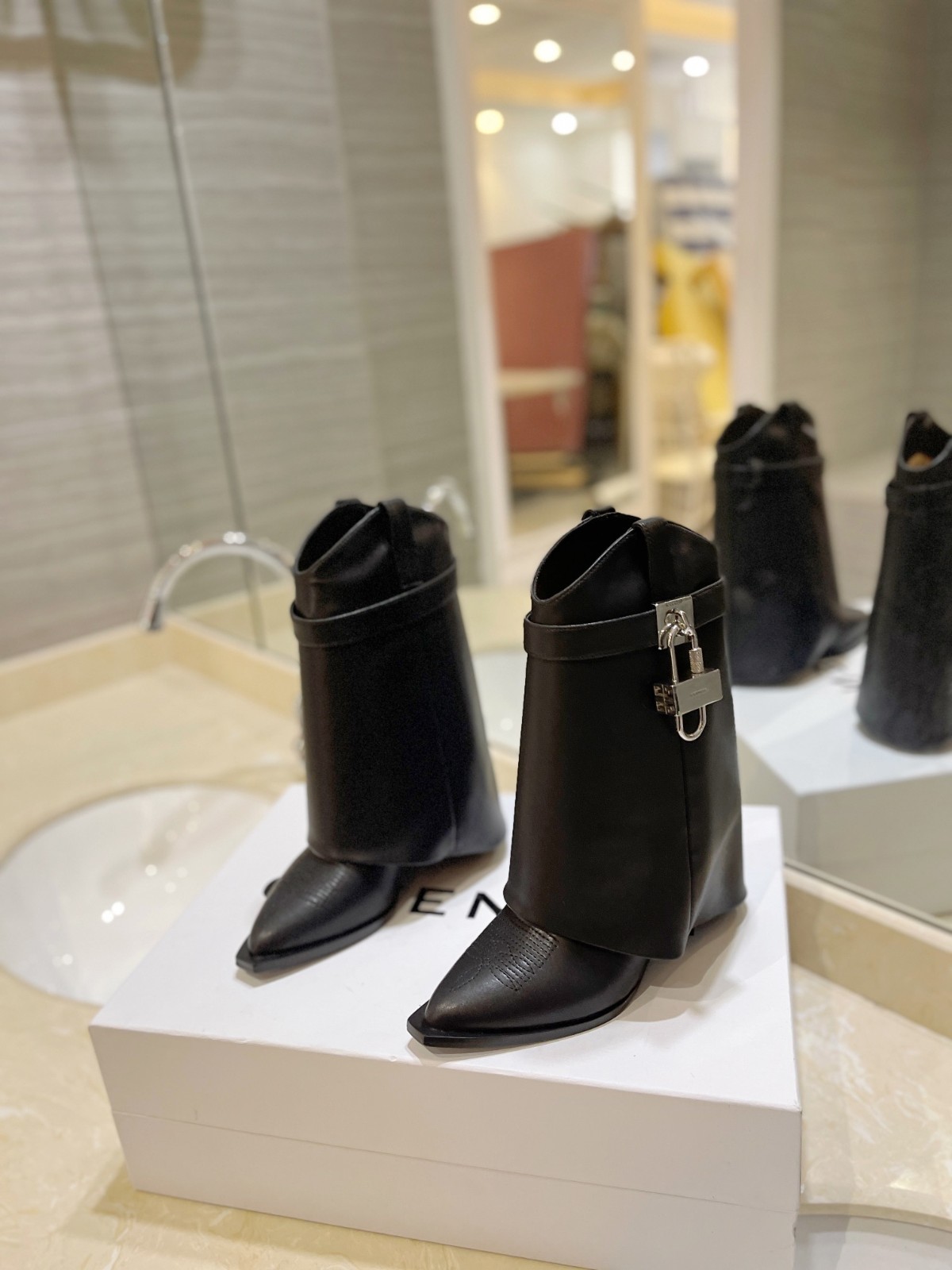 100 56123164 SIZE 35-42