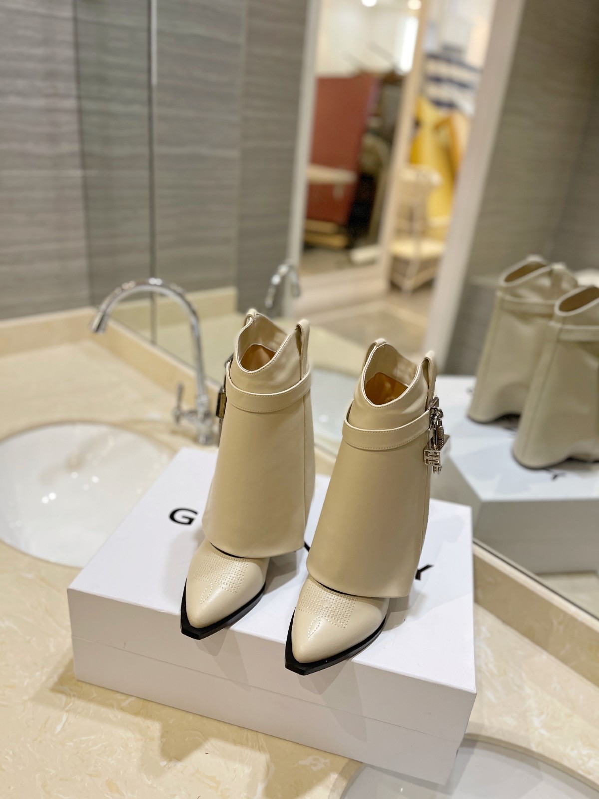 098 56123164 SIZE 35-42