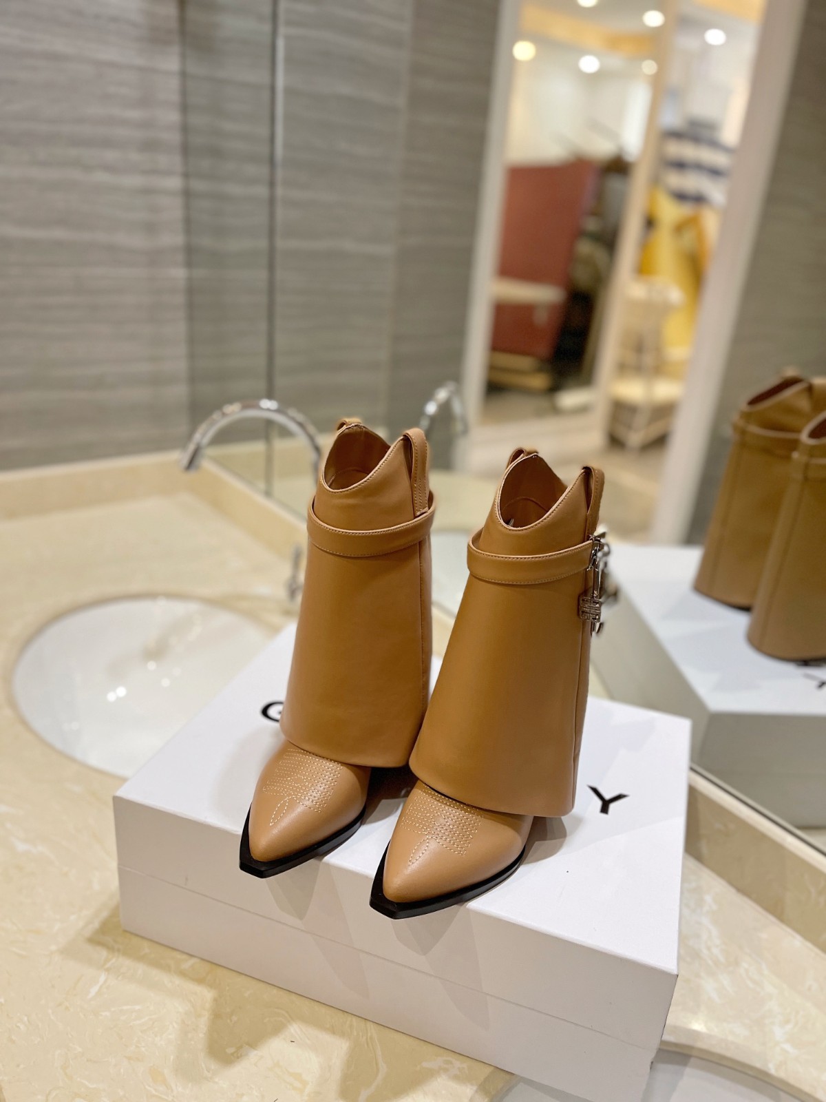 097 56123164 SIZE 35-42