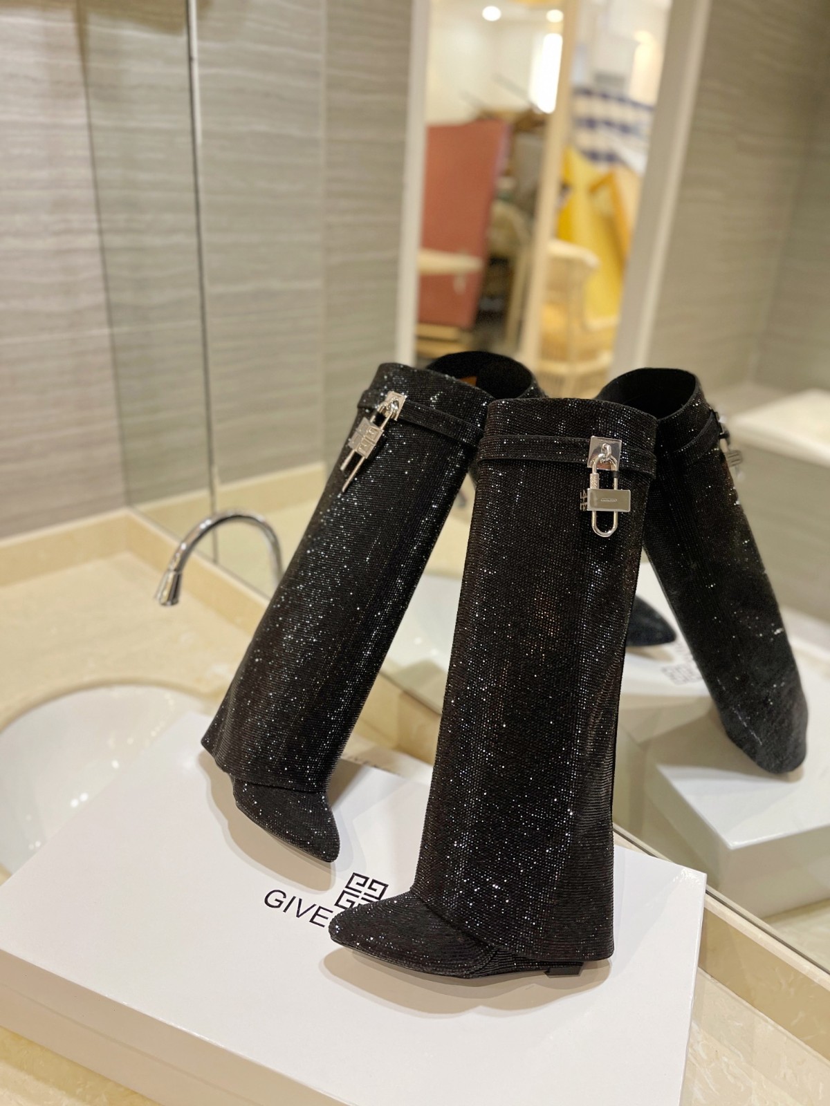 093 82123224 SIZE 35-42