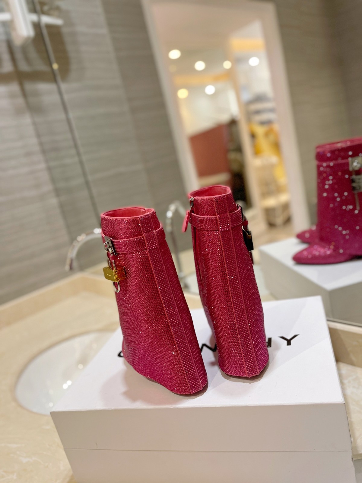 091 68123192 SIZE 35-42