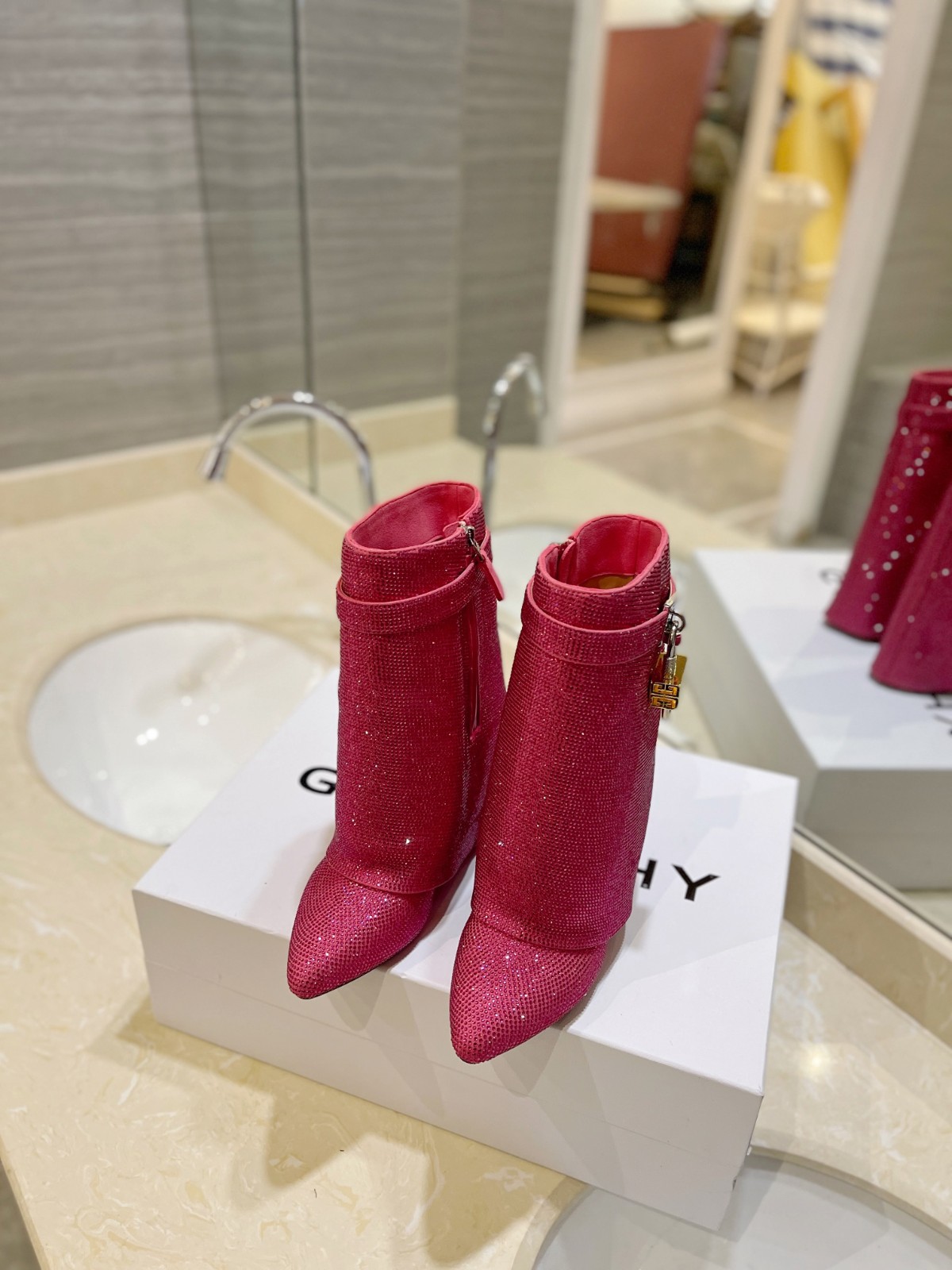091 68123192 SIZE 35-42