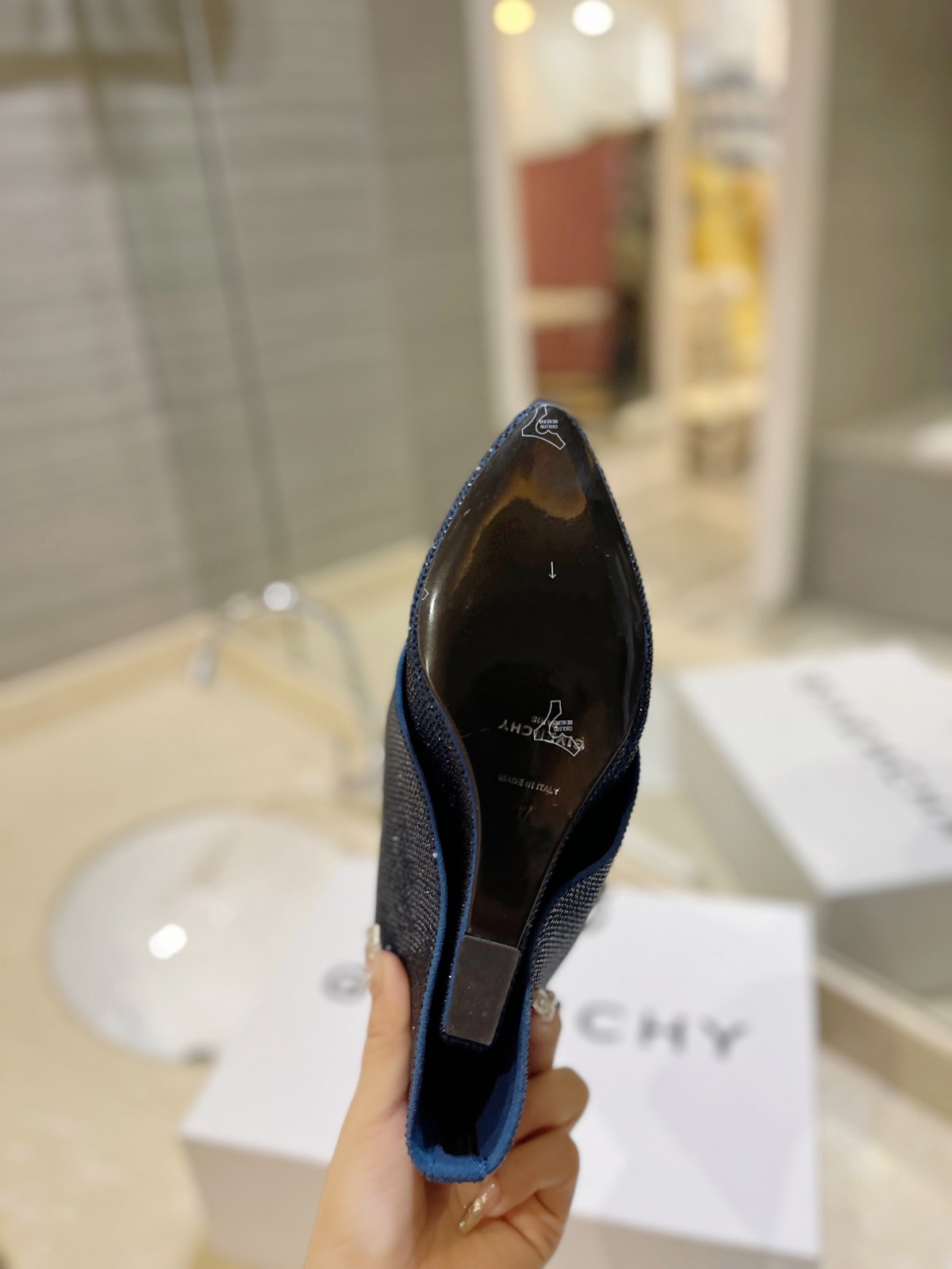 089 68123192 SIZE 35-42