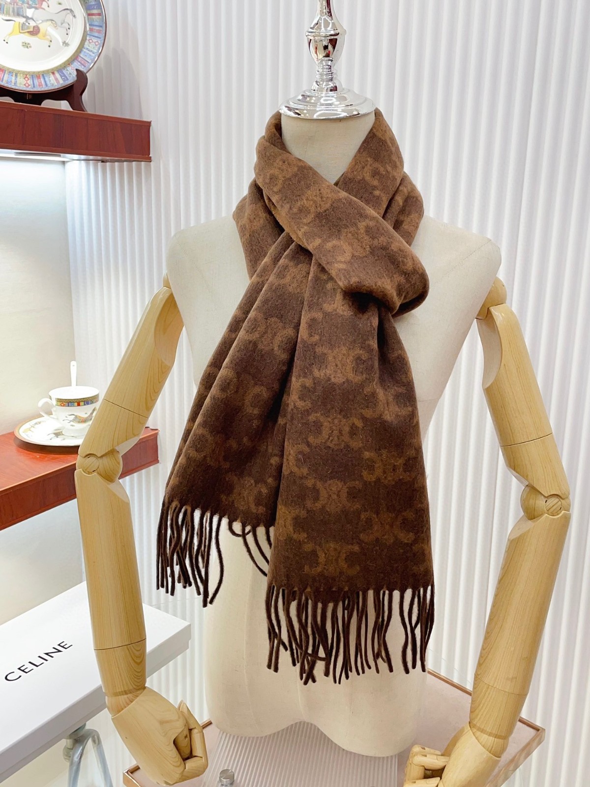 8 other brand Scarf