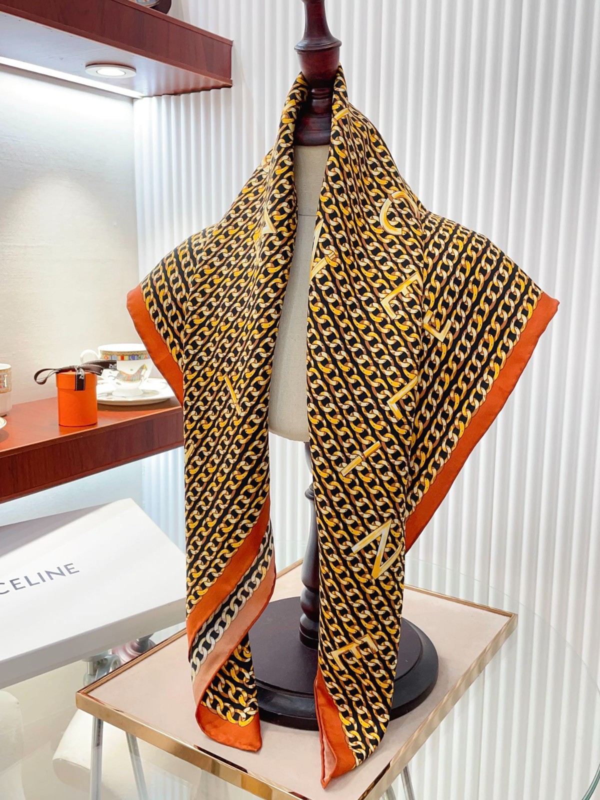 8 other brand Scarf