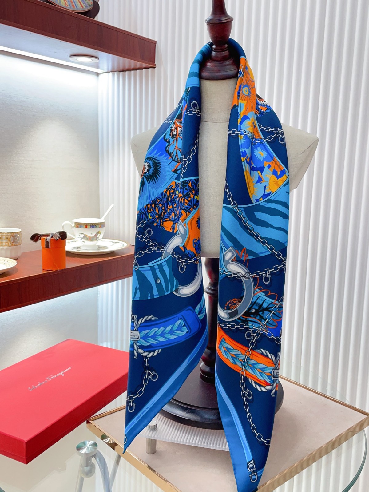 8 other brand Scarf