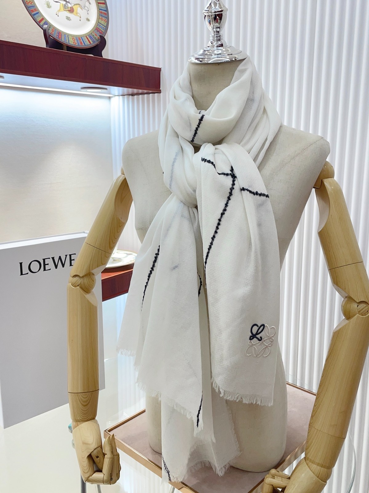 8 other brand Scarf