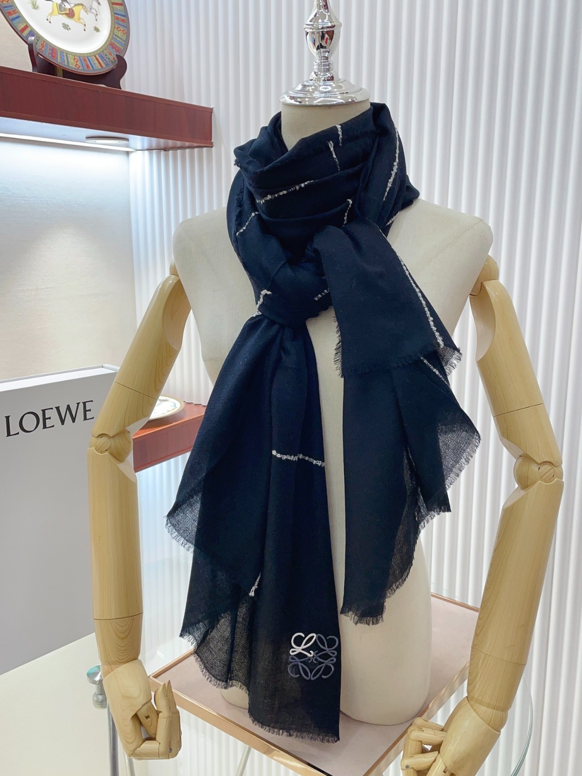 8 other brand Scarf