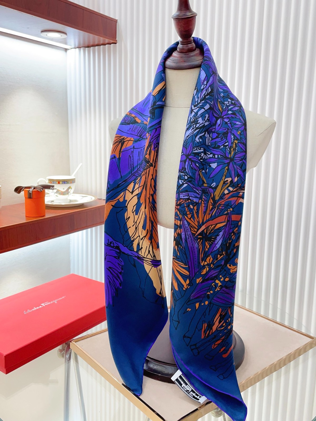 8 other brand Scarf