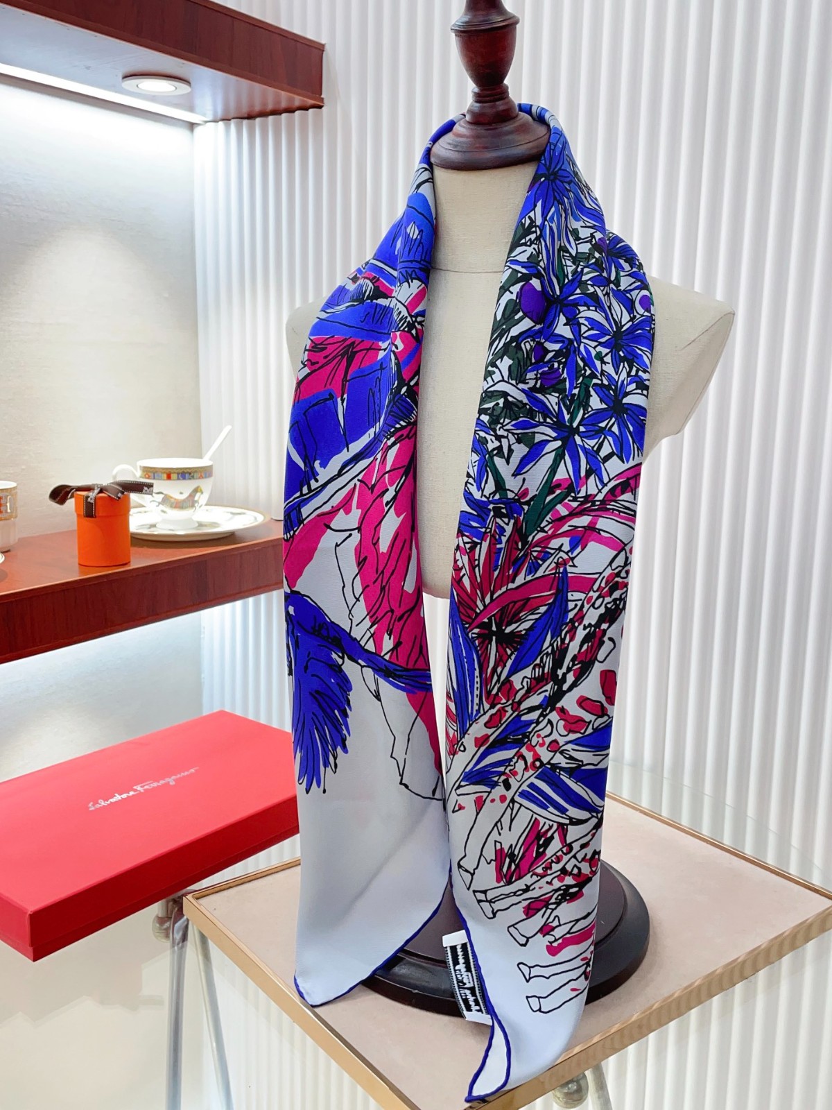 8 other brand Scarf