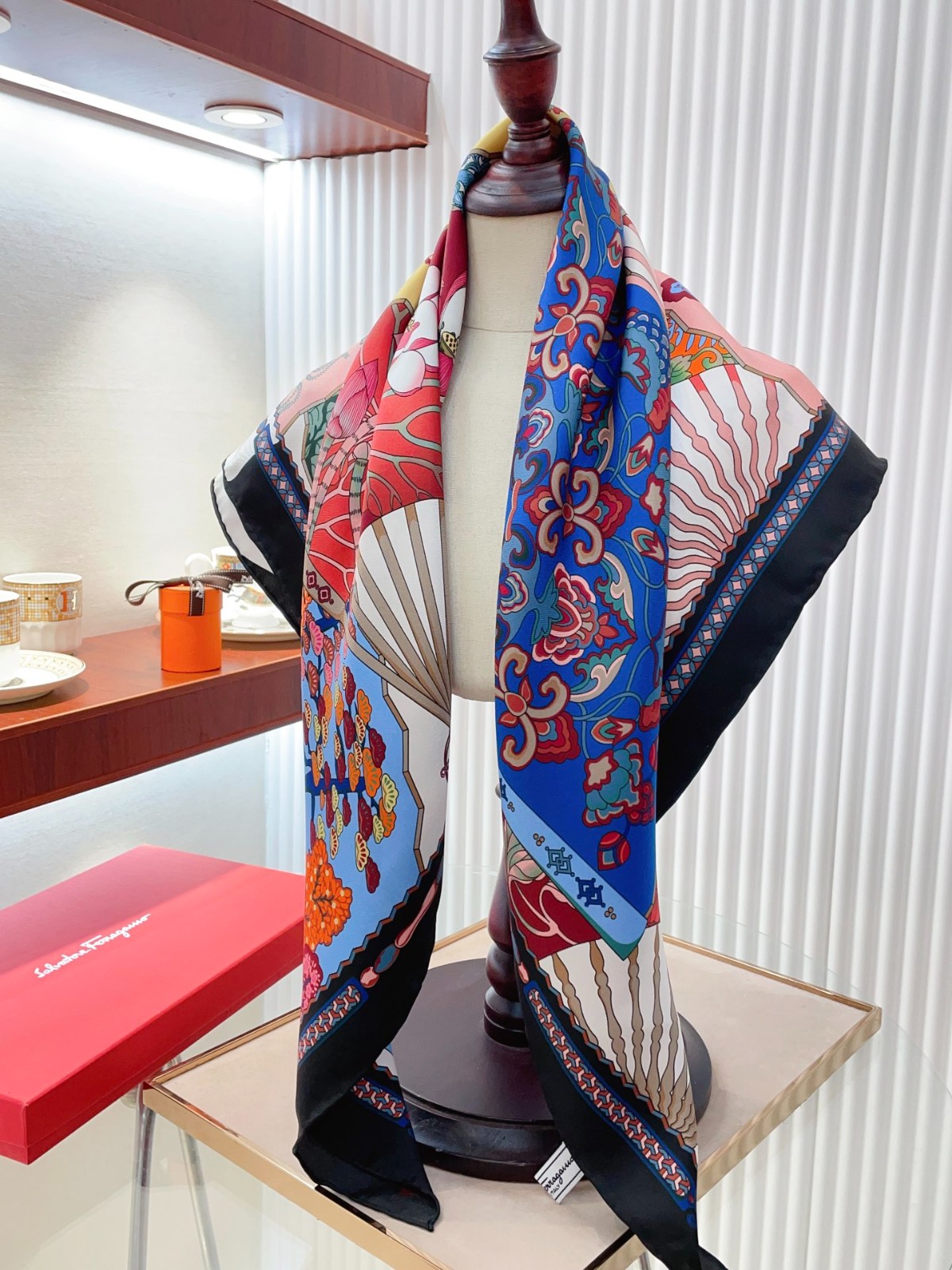 8 other brand Scarf
