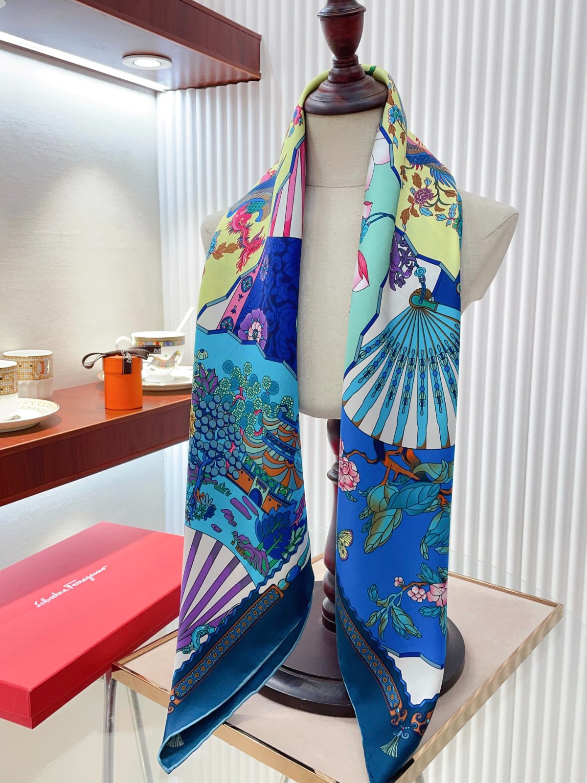 8 other brand Scarf