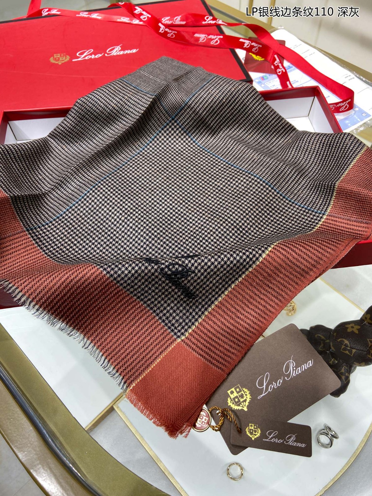 8 other brand Scarf