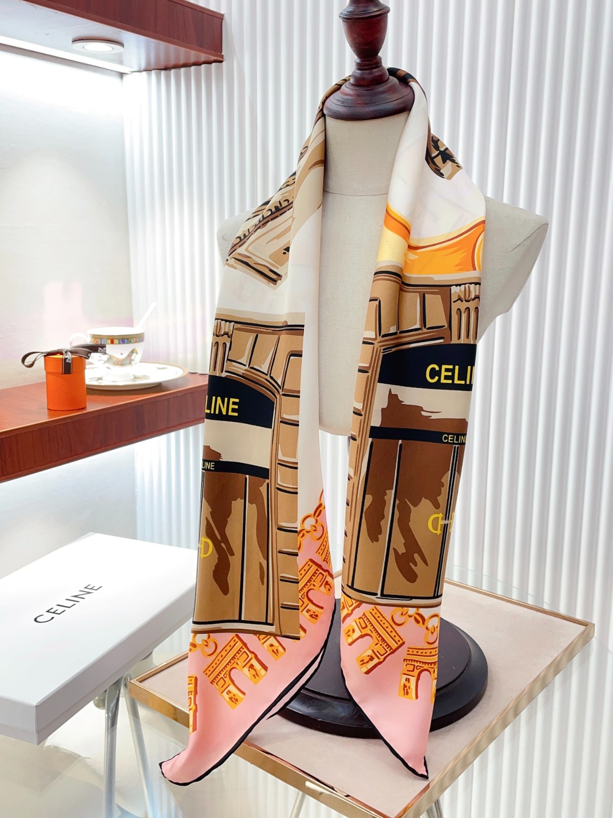 8 other brand Scarf