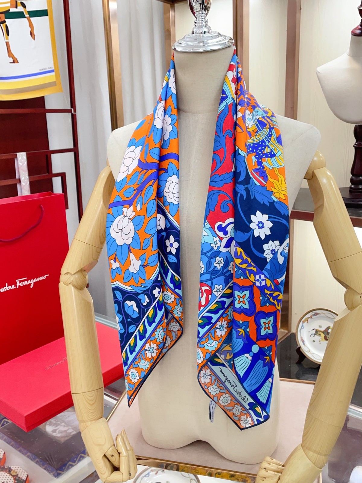 8 other brand Scarf