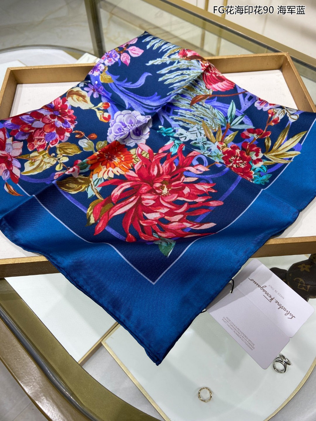 8 other brand Scarf