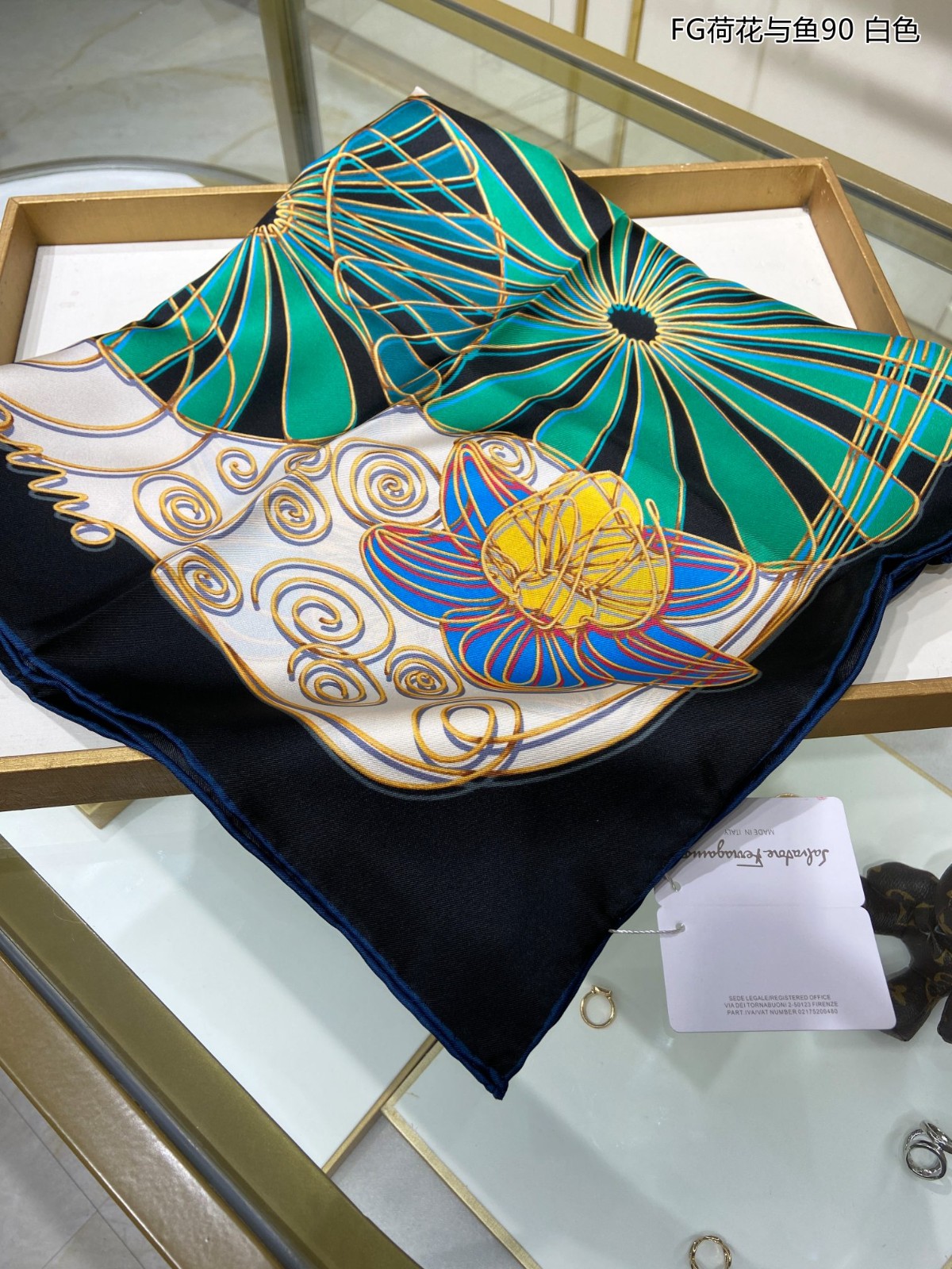 8 other brand Scarf