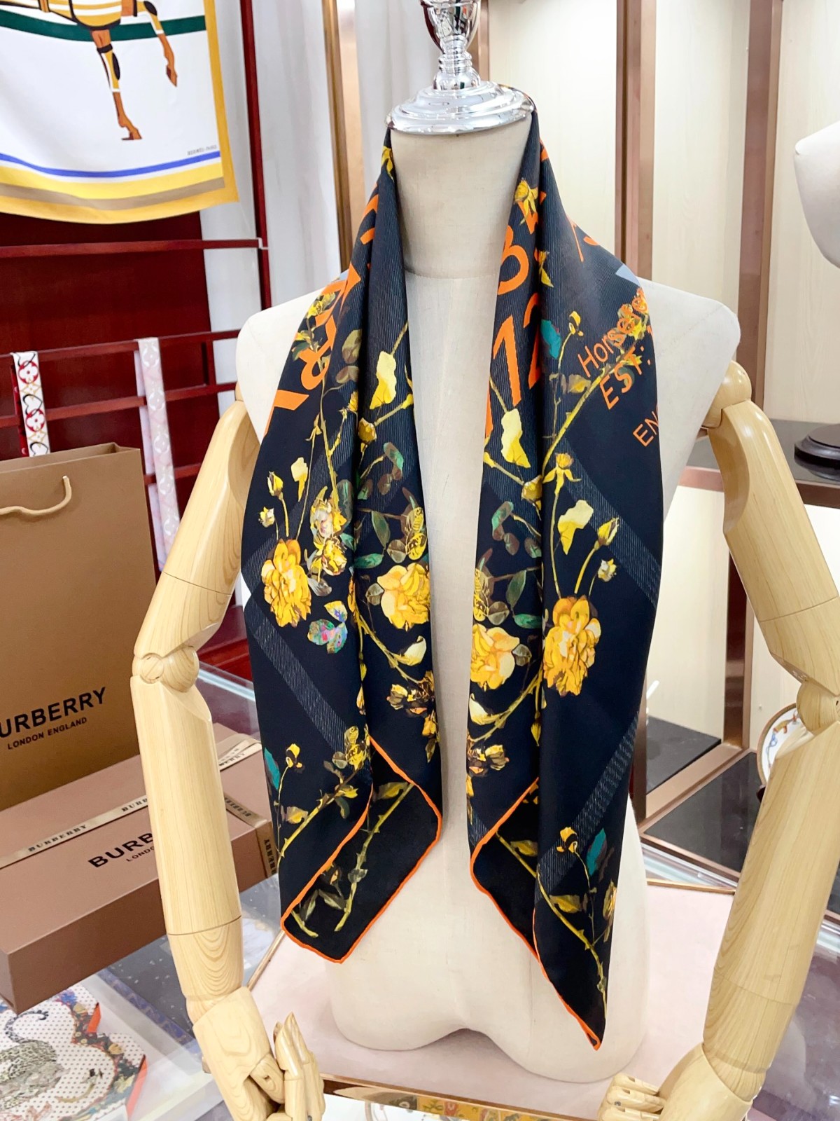 7 Bur berry Scarf