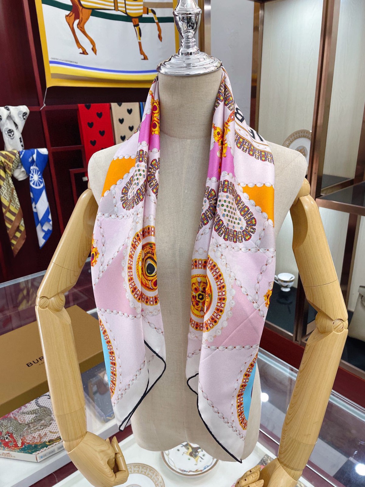 7 Bur berry Scarf