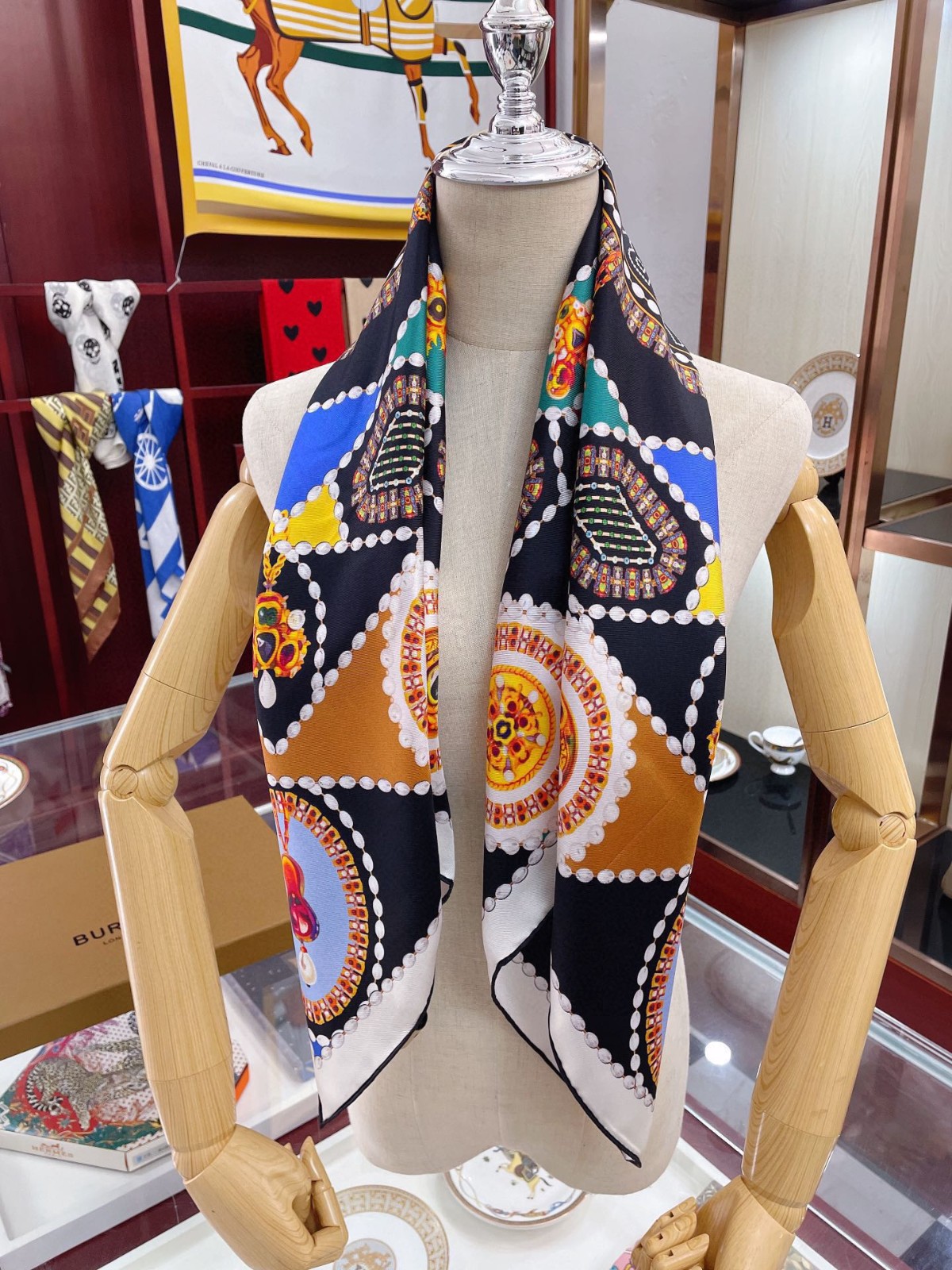7 Bur berry Scarf