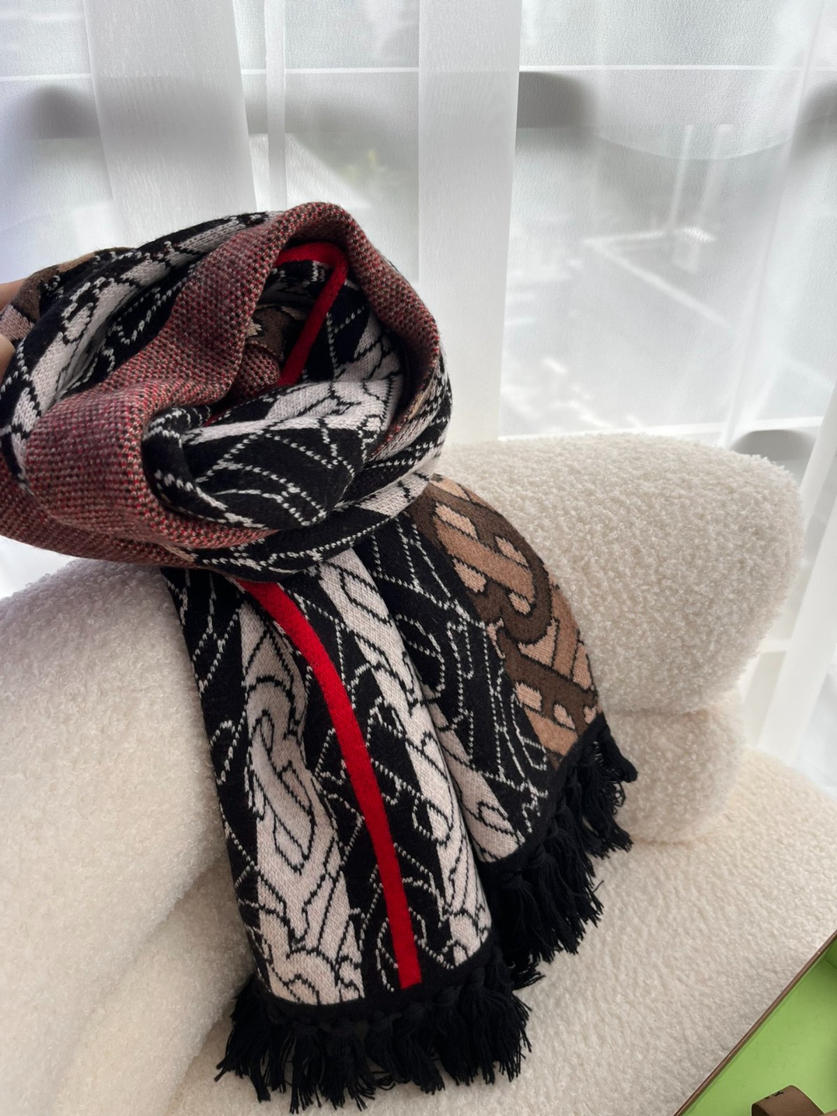 7 Bur berry Scarf